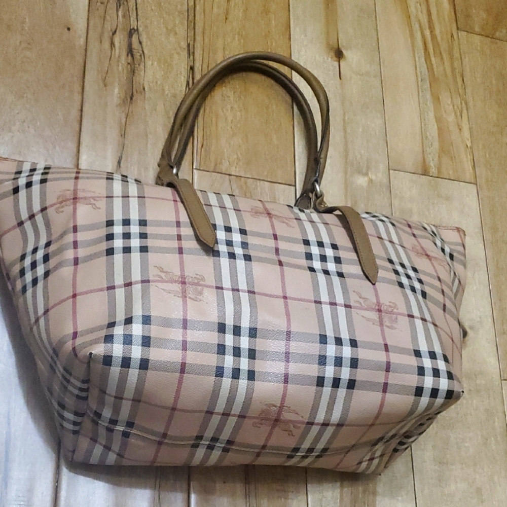 Burberry Beige Checkered Women's Bag authentic .